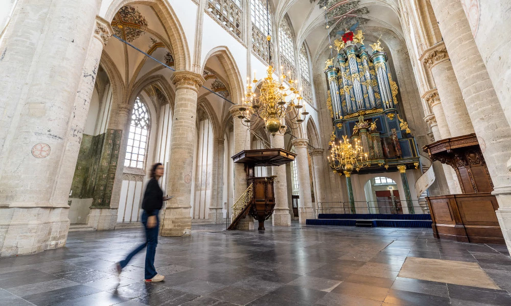 20221121_VisitBrabant_GroteKerkBreda_WillekeMachiels_LR_023_1G1A1849.webp?v=1733839186