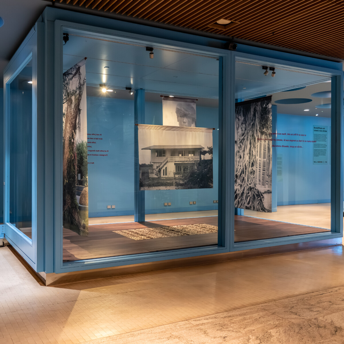 Vitrine Breda Photo foto Vivian Bax